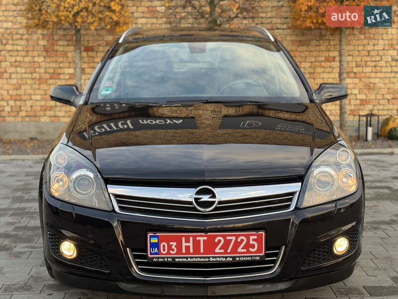 Універсал Opel Astra 2009 в Луцьку