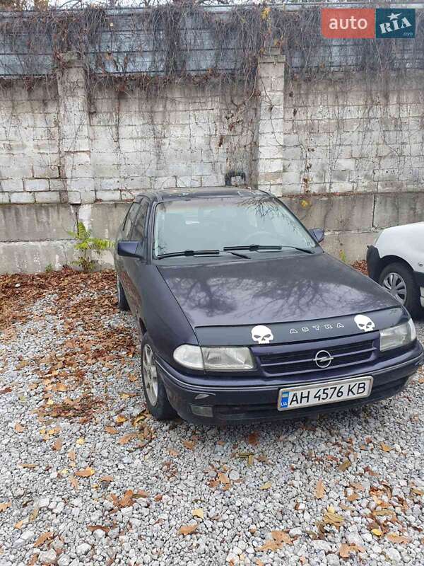 Седан Opel Astra 1994 в Дніпрі