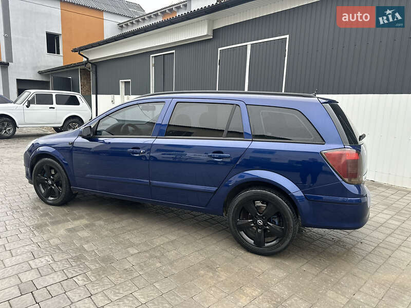 Универсал Opel Astra 2005 в Коломые