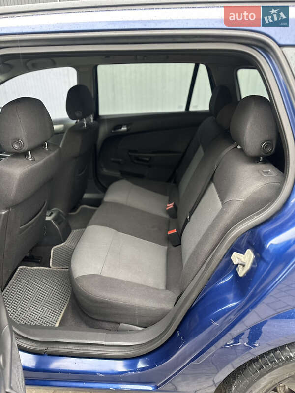 Универсал Opel Astra 2005 в Коломые