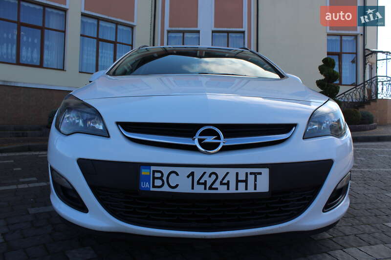 Універсал Opel Astra 2013 в Трускавці