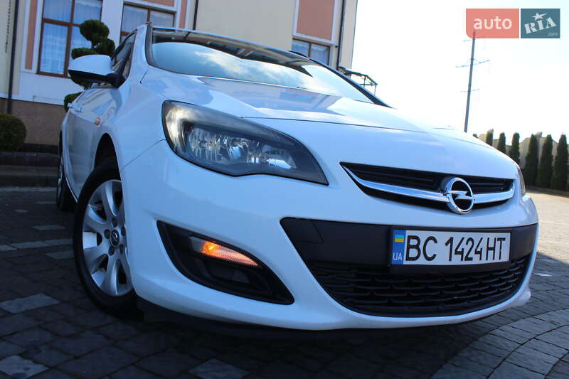 Універсал Opel Astra 2013 в Трускавці