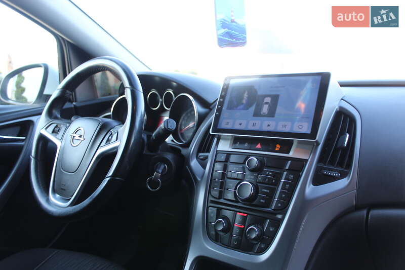 Універсал Opel Astra 2013 в Трускавці