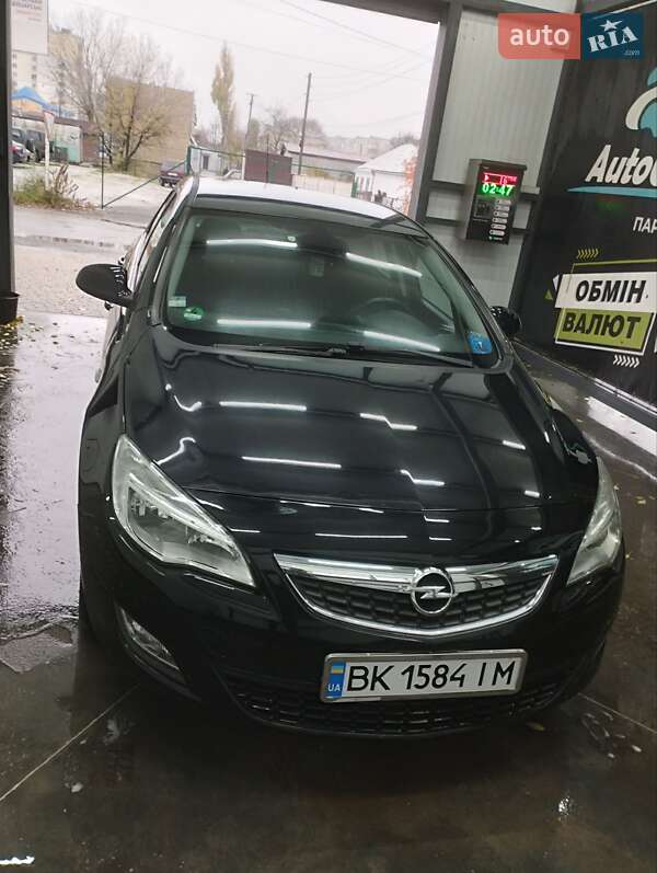 Хетчбек Opel Astra 2010 в Здолбуніві