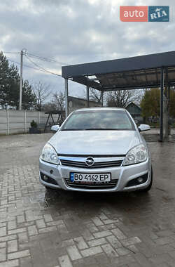 Хетчбек Opel Astra 2007 в Почаєві