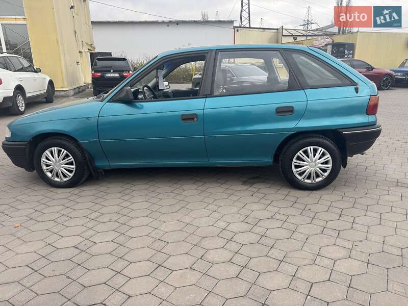 Хэтчбек Opel Astra 1994 в Львове