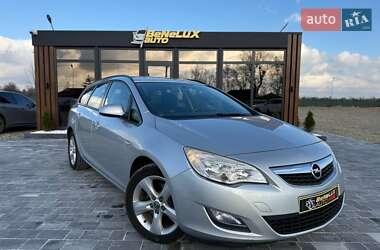 Універсал Opel Astra 2012 в Коломиї