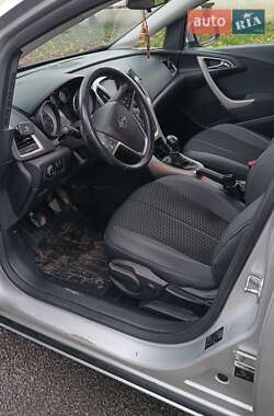 Универсал Opel Astra 2012 в Умани