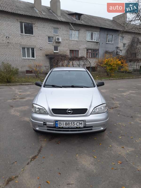 Седан Opel Astra 2005 в Вознесенске