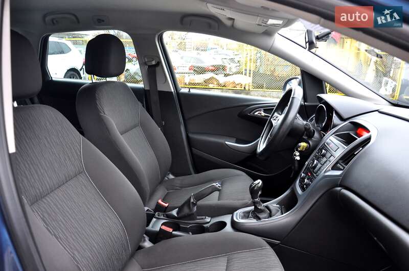 Універсал Opel Astra 2013 в Львові фото 27 Універсал Opel Astra 2013 в Львові
