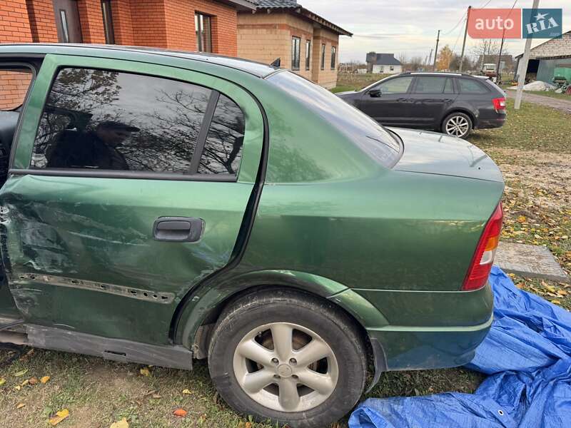 Седан Opel Astra 2004 в Луцке