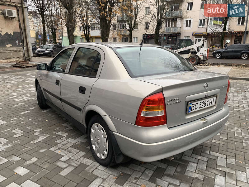 Седан Opel Astra 2007 в Луцке фото 3 Седан Opel Astra 2007 в Луцке