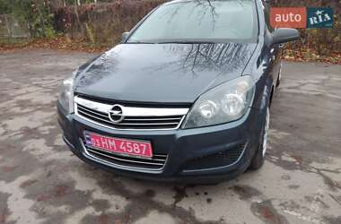 Універсал Opel Astra 2010 в Луцьку
