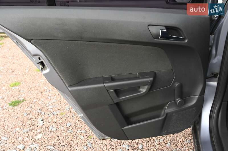 Хэтчбек Opel Astra 2004 в Бердичеве фото 19 Хэтчбек Opel Astra 2004 в Бердичеве