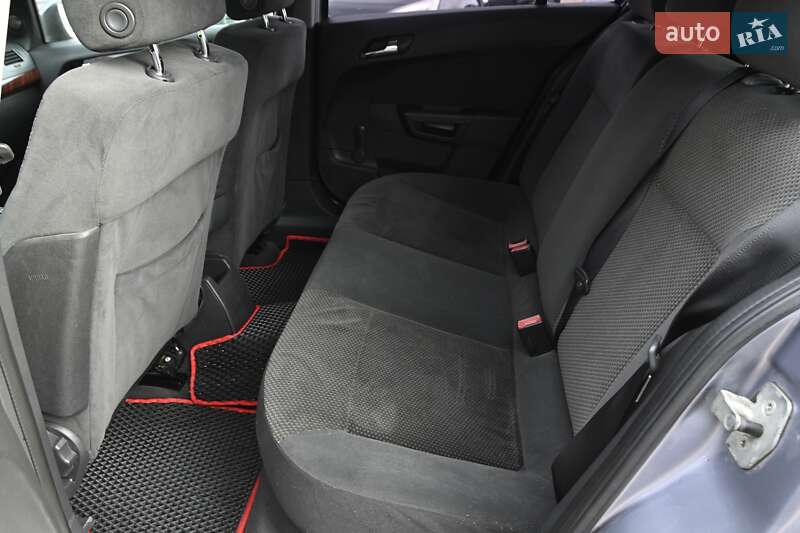 Хэтчбек Opel Astra 2004 в Бердичеве фото 20 Хэтчбек Opel Astra 2004 в Бердичеве