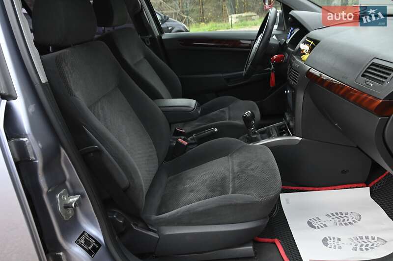 Хэтчбек Opel Astra 2004 в Бердичеве фото 28 Хэтчбек Opel Astra 2004 в Бердичеве