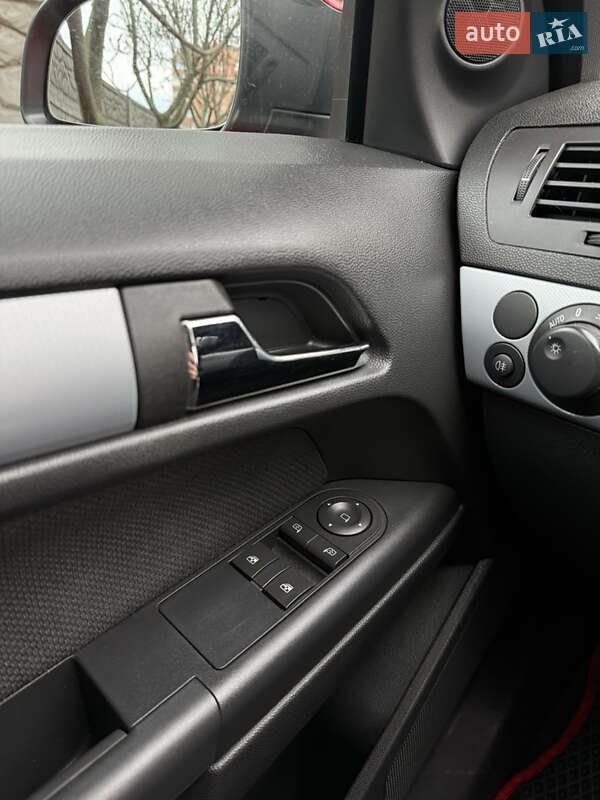 Хетчбек Opel Astra 2006 в Олександрії