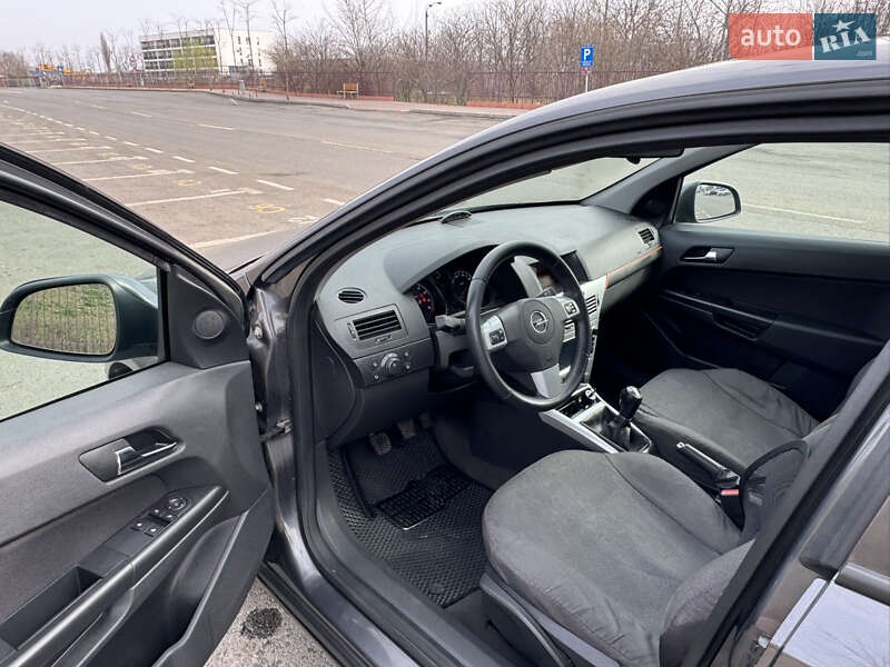 Хэтчбек Opel Astra 2012 в Одессе фото 5 Хэтчбек Opel Astra 2012 в Одессе