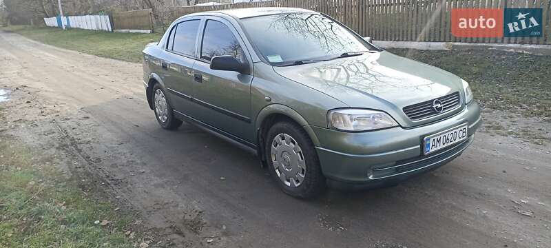Седан Opel Astra 2008 в Житомирі