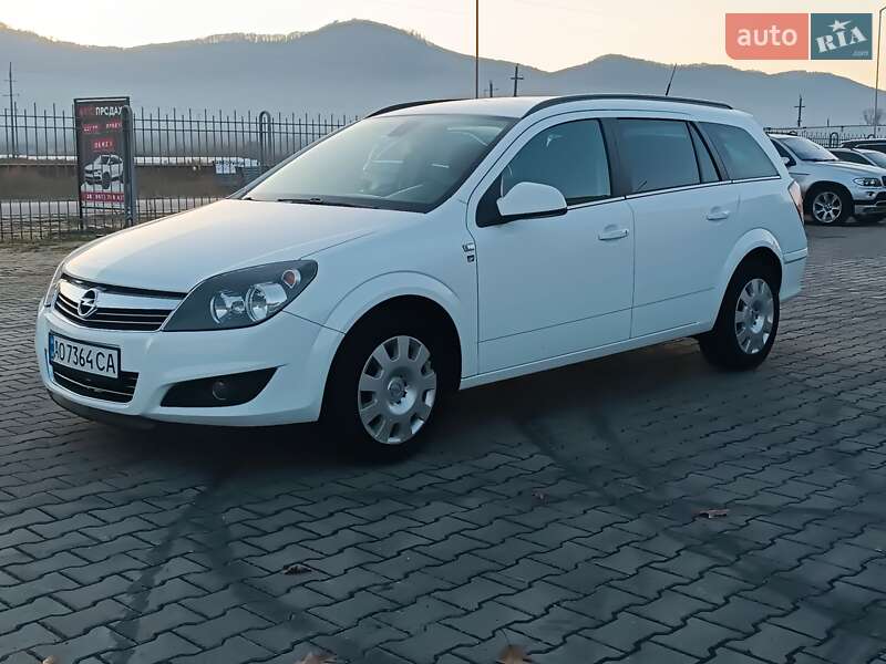 Opel Astra 2010 Opel Astra 2010