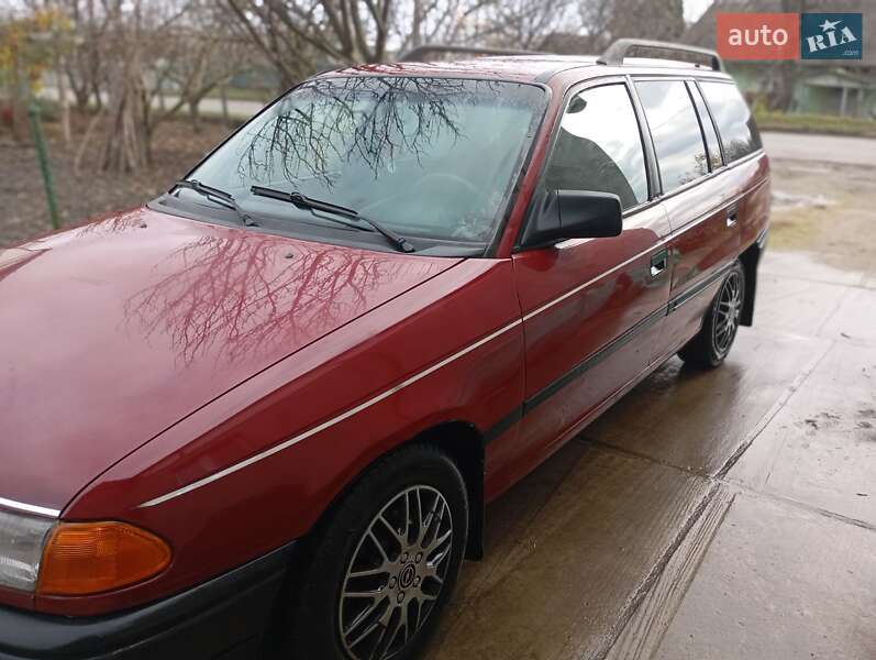 Універсал Opel Astra 1994 в Рівному