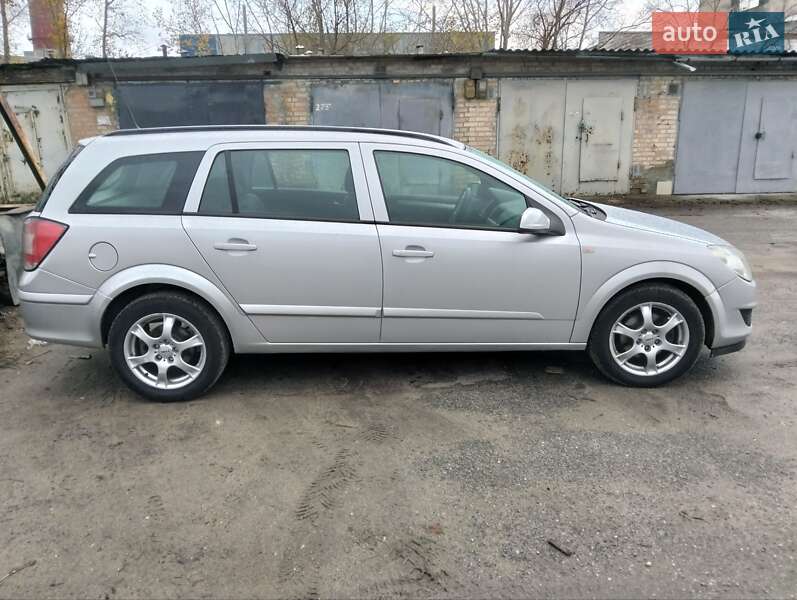 Универсал Opel Astra 2008 в Киеве