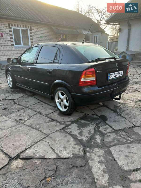 Седан Opel Astra 1998 в Чорткові