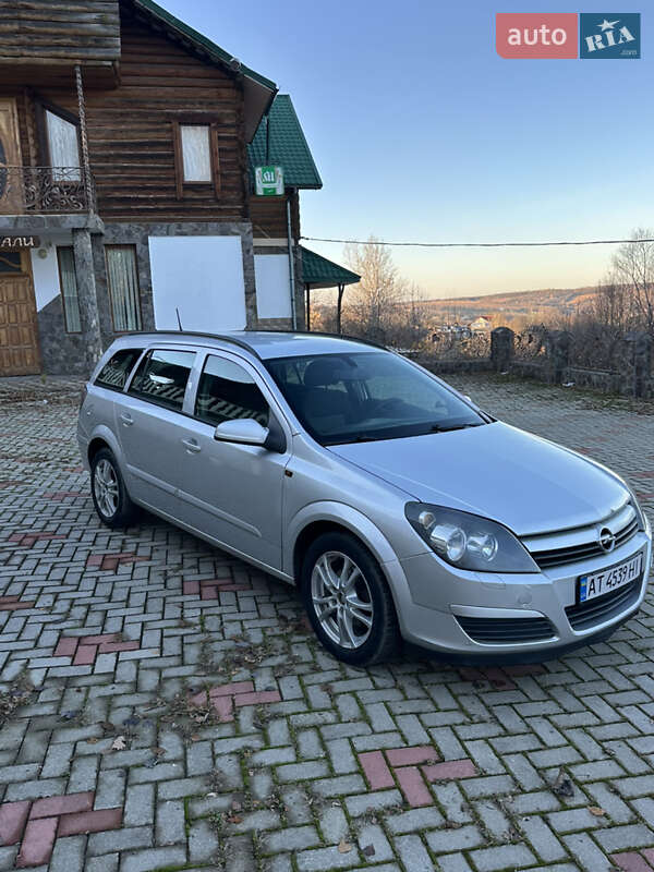 Универсал Opel Astra 2005 в Рожнове