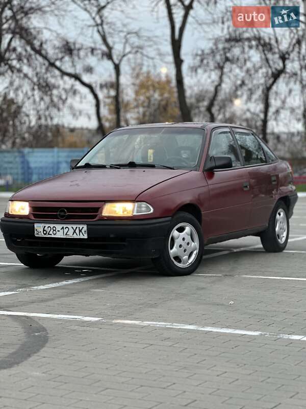 Седан Opel Astra 1993 в Одессе фото 2 Седан Opel Astra 1993 в Одессе