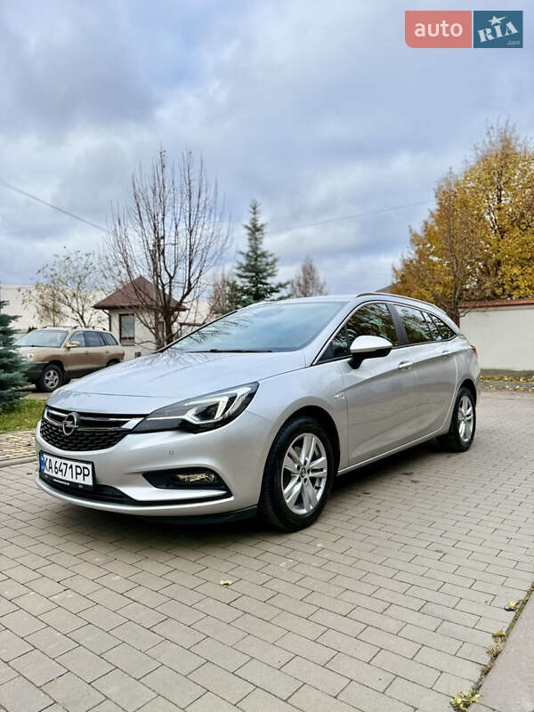 Універсал Opel Astra 2018 в Києві