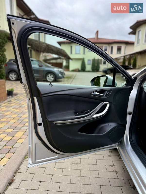 Універсал Opel Astra 2018 в Києві