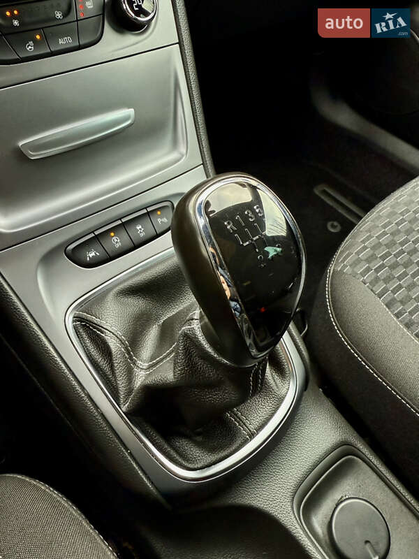 Універсал Opel Astra 2018 в Києві