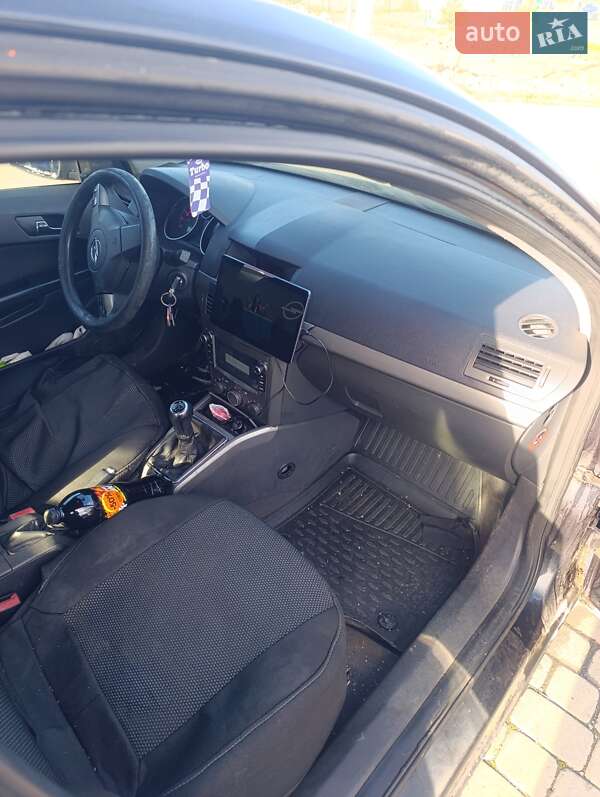 Хэтчбек Opel Astra 2005 в Ивано-Франковске