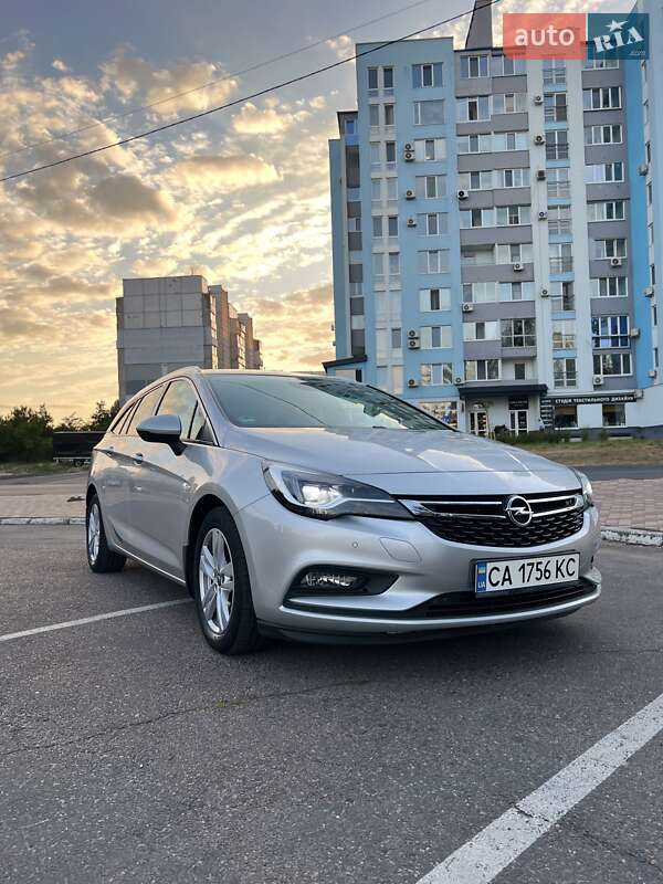Універсал Opel Astra 2016 в Черкасах