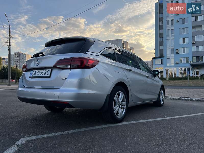 Універсал Opel Astra 2016 в Черкасах