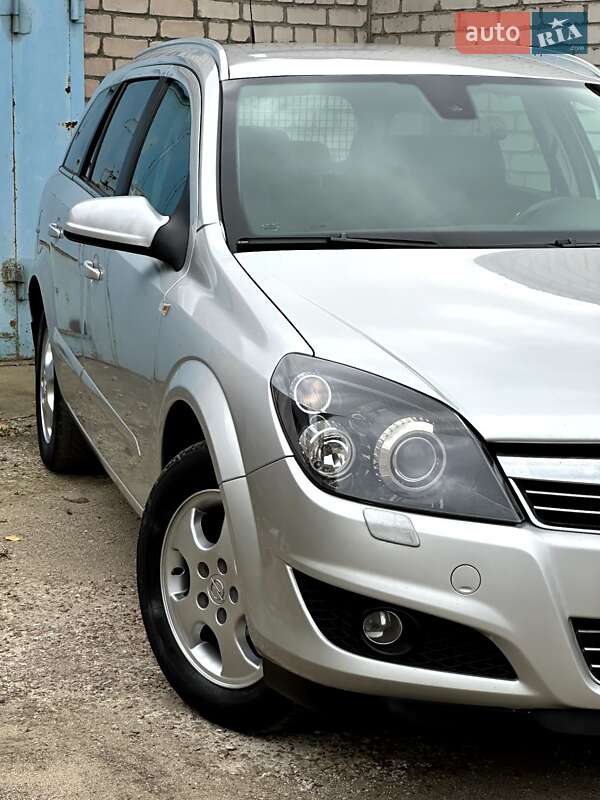 Универсал Opel Astra 2009 в Николаеве фото 13 Универсал Opel Astra 2009 в Николаеве