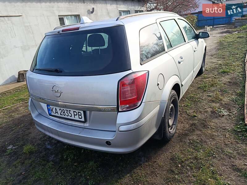 Универсал Opel Astra 2005 в Бышеве