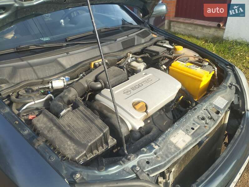 Седан Opel Astra 2004 в Коростене