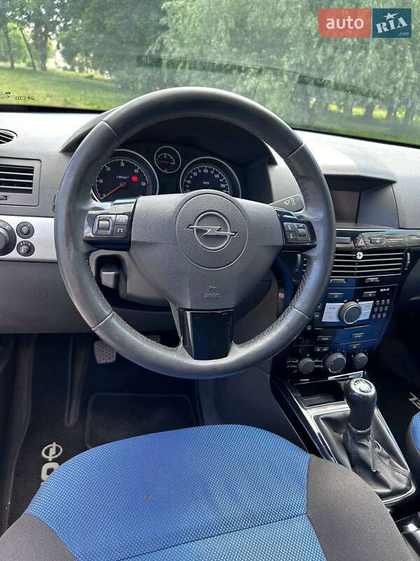 Универсал Opel Astra 2010 в Стрые