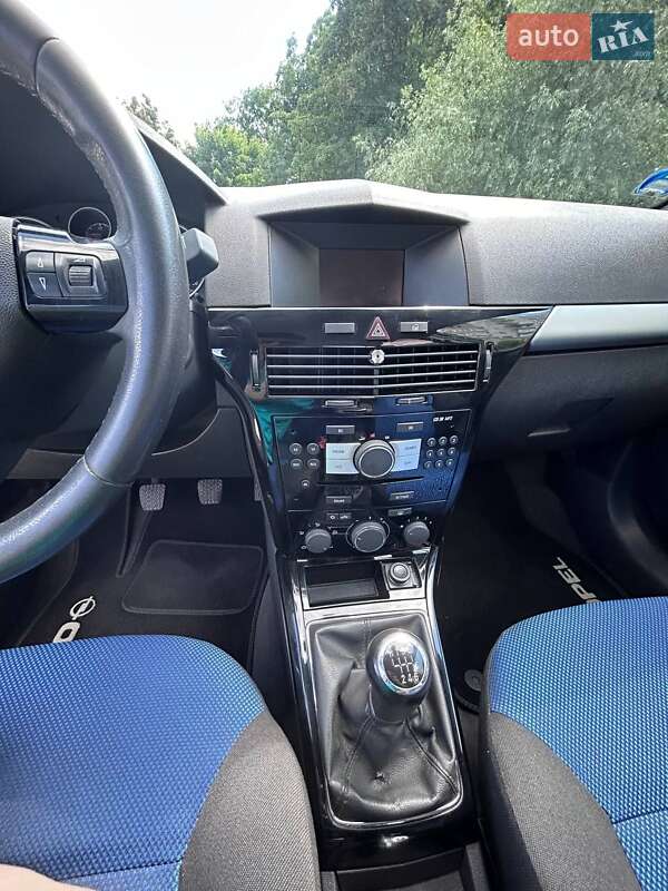 Универсал Opel Astra 2010 в Стрые