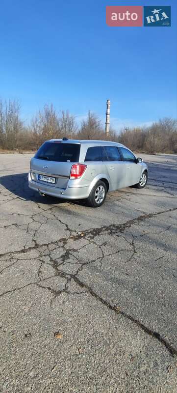 Универсал Opel Astra 2010 в Киеве