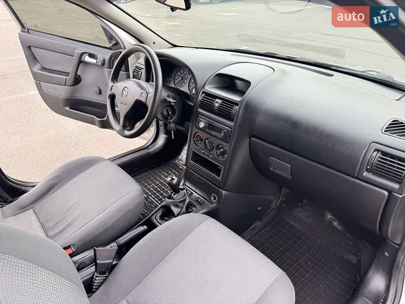 Седан Opel Astra 2008 в Киеве