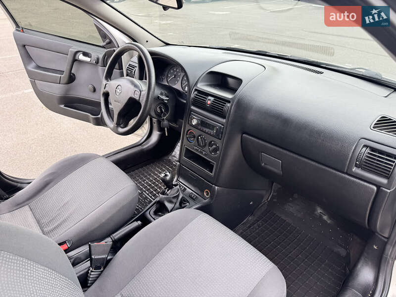 Седан Opel Astra 2008 в Киеве