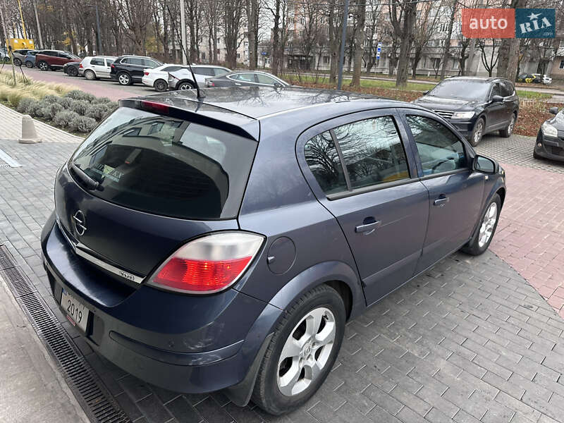 Хэтчбек Opel Astra 2006 в Ровно фото 10 Хэтчбек Opel Astra 2006 в Ровно