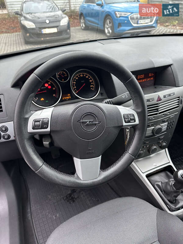 Хэтчбек Opel Astra 2006 в Ровно фото 16 Хэтчбек Opel Astra 2006 в Ровно