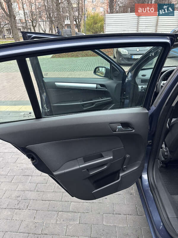 Хэтчбек Opel Astra 2006 в Ровно фото 26 Хэтчбек Opel Astra 2006 в Ровно