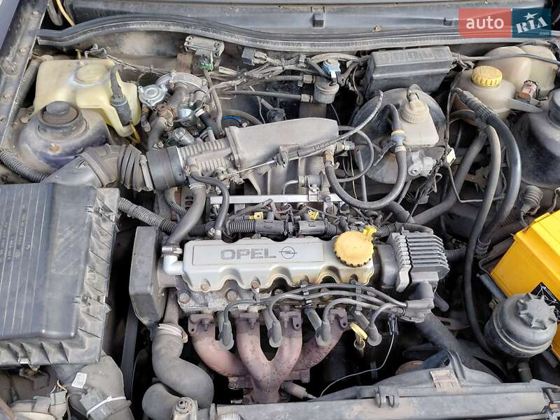 Седан Opel Astra 1994 в Днепре