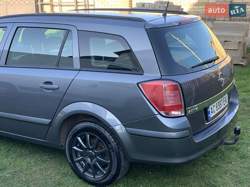 Универсал Opel Astra 2005 в Луцке