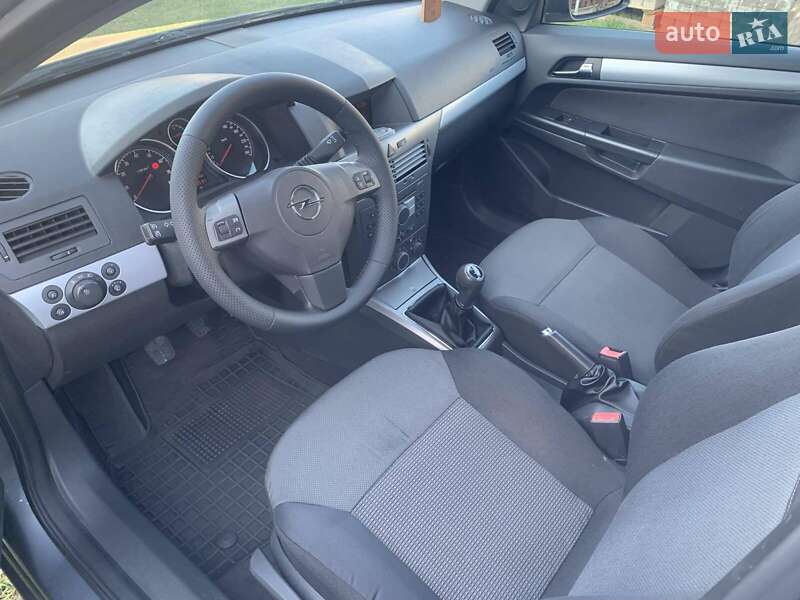 Универсал Opel Astra 2005 в Луцке