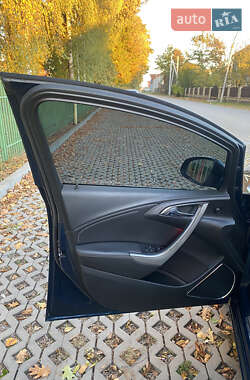 Универсал Opel Astra 2012 в Ивано-Франковске
